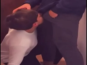 送披萨的小哥毫不留情地干我 asian gay coition videos old man