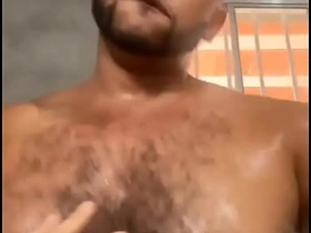 当小受主动偷拍时我就硬了 korean unconcerned shower porn