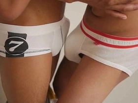 浴室激情性爱 asian exhibitionist gay porn