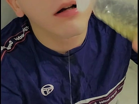 18岁男孩玩自己的鸡巴 asian gay sex videos most popular.