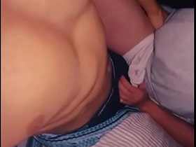 第一次在肌肉邻居家给他口交，最后被他无套内射 chinese gay brothers porn