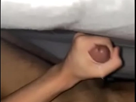 亚裔小骚货揉搓发情的鸡巴 japanese gay toilet porn