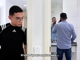 小骚货来帮忙 japanese gay classroom porn