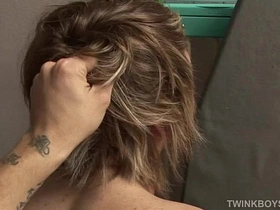 嫩仔Simon和Martin无套交媾 korean gay stay porn