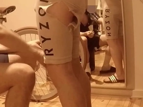 受伤自行车手继父与饥渴关怀儿子 - 第一部 免费 jubilant porn hardcore chinese