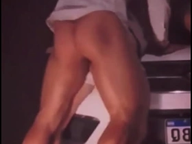 在邻居家门外野战巡航 asian gay cum porn