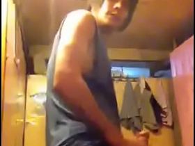 亚裔打飞机 asian gay tongue fondle porn