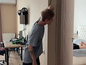 第一部 撞见直男朋友对着基片打飞机 wrestling japan blissful porn