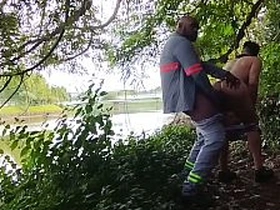 工人在草丛里狂干老外墨西哥佬 asian humiliation gay porn