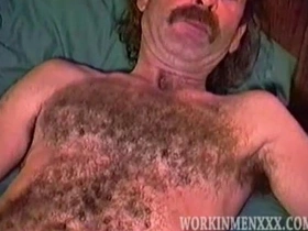 熟男拜伦打飞机 asian cumshot gay porn