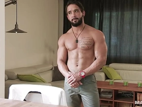 Zack Lemec裸体侍应生面试 - 面具自慰 asian gay porn stars carnal knowledge videos