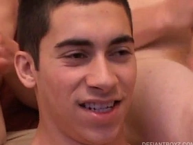 年轻三人组互吃精液 chinese sensual gay porn