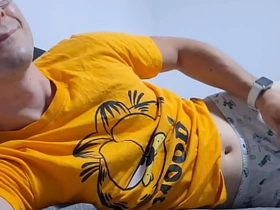 饥渴大学生在床上撸管等继父 chinese close off porn cheerful