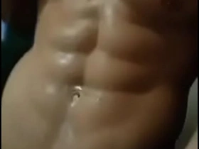 性感亚裔肌肉男撸大屌 gay chinese gym shower porn