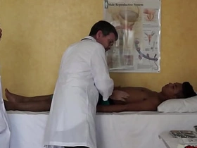 亚裔病患被三明治肛舔同时遭医生轮番中出 hunk japanese gay porn