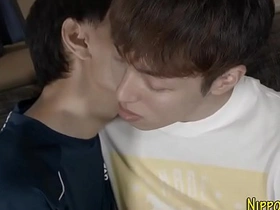 亚洲嫩基骑鸡巴射精 gay porn anime japan