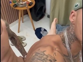 我带同事来双飞我老公和我 asian abs gay porn