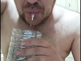 大鸡巴射出一发热精，接着被吃掉了！ japanese delivery brat gay porn