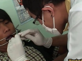 医生以传教士体位检查并内射亚洲嫩男 japanese doctor gay porn