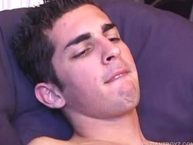 年轻的德文撸出精液然后吃掉 gay chinese porn xhamster