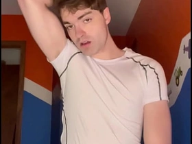 非法入室顺便爆操这个小骚货的屁眼 korean gay porn hardcore