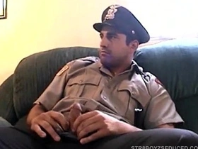 维尼给直男警察扎克口交 asian onlyfan joyful porn