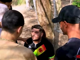 丛林里火辣淫乱的群交！ gay porn chinese and latino