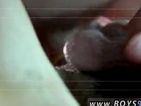 亚洲emo肛交猛干与免费酷男孩同性恋性爱视频初体验 japan gay porn website