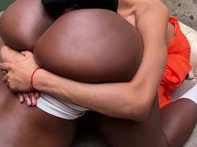 黑爹被锁起来狂操 第二部 elated chinese porn clips