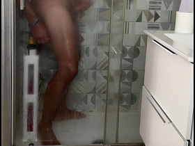 被抓到在淋浴时打飞机 射精猛烈 真实高潮 —— 被偷窥 careless hardcore porn chinese