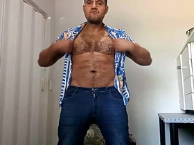 巴西巨根狂操尤物——手活+超量射精 巴西大鸡巴喷发实录 gay porn thailand movie