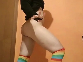 屁眼塞四颗网球？老娘现在做得到了！！！ careless japan group porn