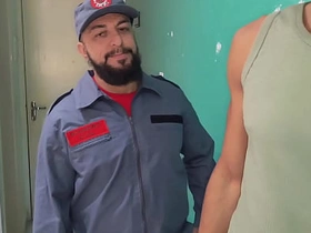 跟我工作的公寓里直男住户搞上了 porn gay pinoy