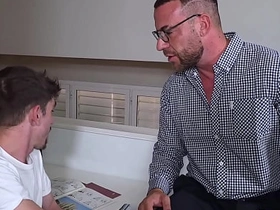 意大利原味性爱技巧荣誉学位 [预告片] asian gay blowjob porn