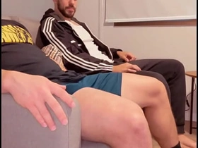 隔壁大屌邻居趁老婆上班跑来肏我 chinese admass gay kissing porn