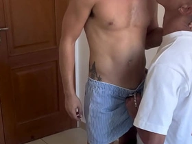 大鸡巴坐上去爽翻了 asian romance gay sex videos