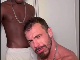 和大鸡巴玩花样 gay sex porn asia