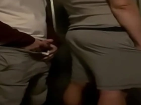 深夜空街，喝多了…我决定尿在嫩鸡室友身上找乐子 :P korean sauna gay porn