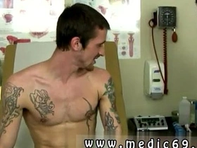 亚裔美国男同性恋色情明星全片 他感觉自己的男根 gay chinese boss porn