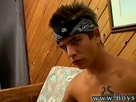 亚洲少年与成熟青年男同色情 我最爱的一件事是... sg gay porn videos