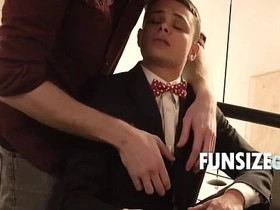 与嫩男友的情人节约会 japanese teacher partisan gay porn