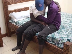 黑人非洲人Micheal与Arthur无套肛交 young chinese muscle gay porn