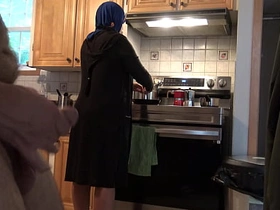 我操!!! 差点被巴基斯坦继母发现我亮出大鸡巴 hot cute gay porn