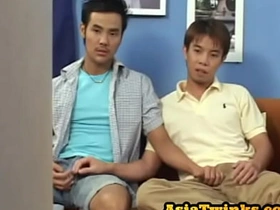 日本嫩鸭吹箫后无套后入式 hot gay teacher porn